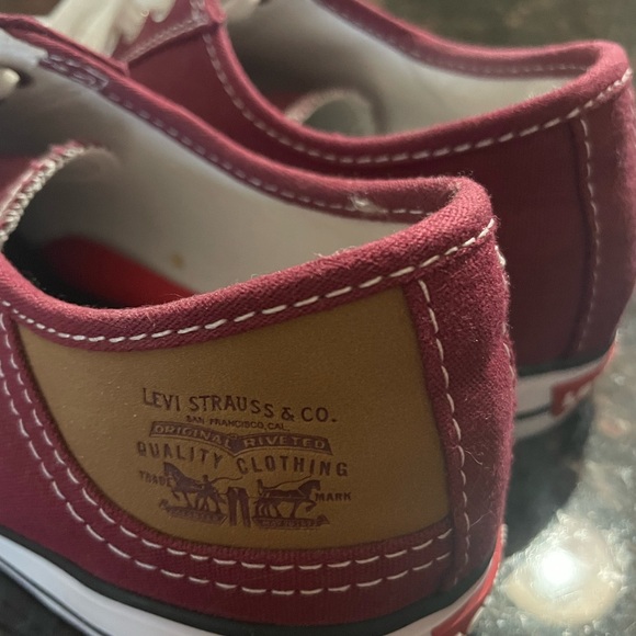 Levi’s Comfort Sneaker - Picture 4 of 5